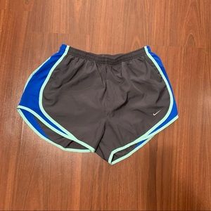 Nike Women's Dri-FIT Tempo Running Shorts size M